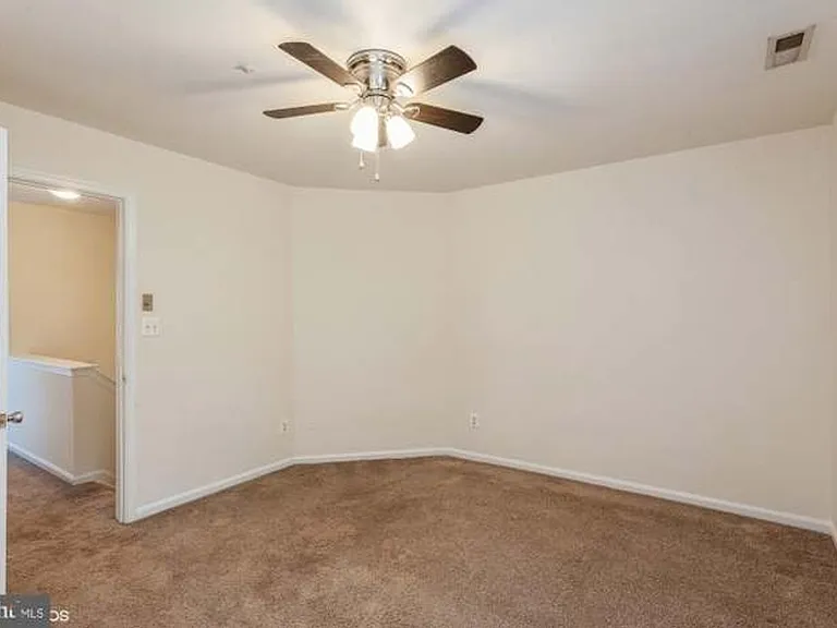 7836 Canter Ct — Photo 12