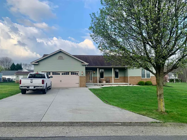 145 Horseshoe Dr E, Bruceton Mills, WV 26525