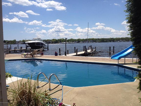 4th image of 34 Island Dr
