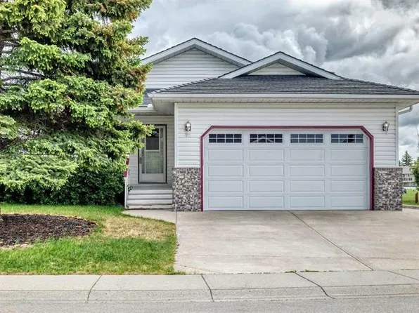 30 W Tipping Close SE, Airdrie, AB T4A 2A6