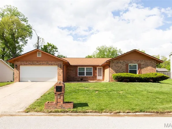 9 Meadowbruck Ln, Shiloh, IL 62221