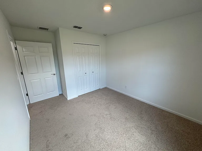 532 SW Buswell Ave — Photo 24