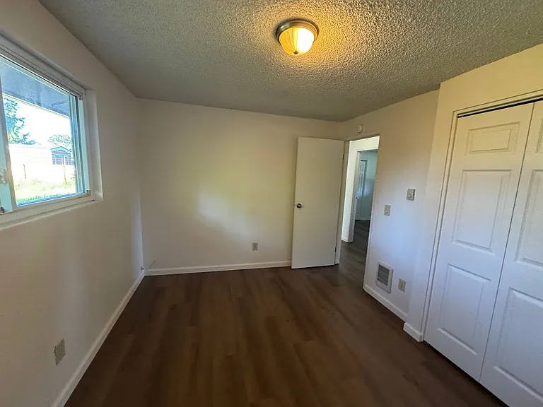 120 SE Salmon St — Photo 29