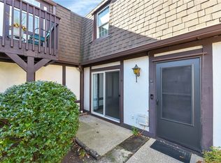 1920 King James Pkwy APT 16, Westlake, OH 44145