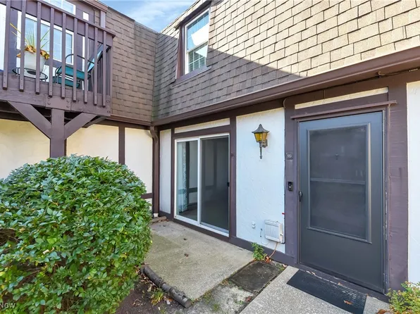 1920 King James Pkwy APT 16, Westlake, OH 44145