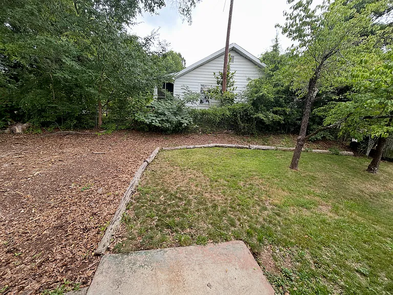 112 Hodgens Dr — Photo 25