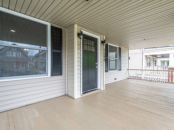 3rd image of 1288 Saint Charles Ave #Up