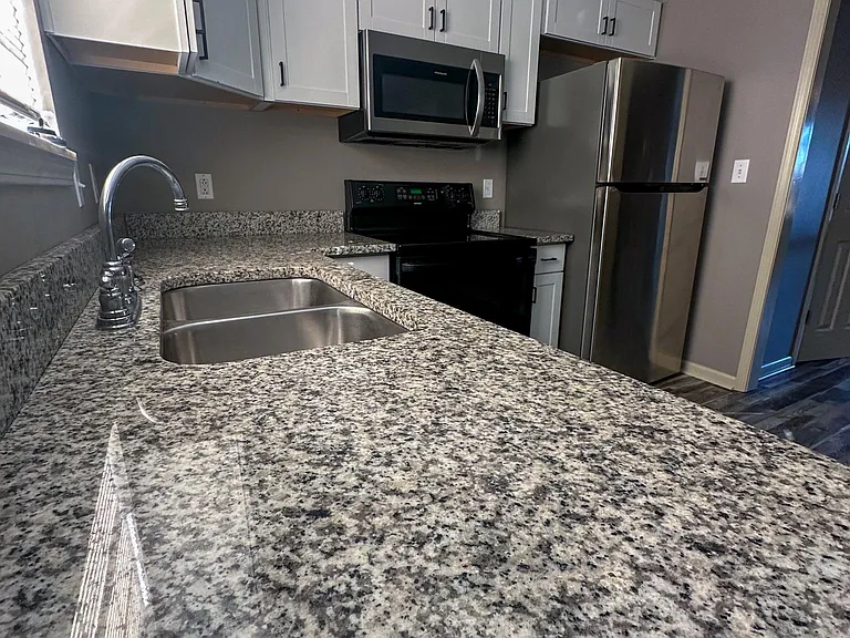 801 Golfview Pl #A — Photo 3