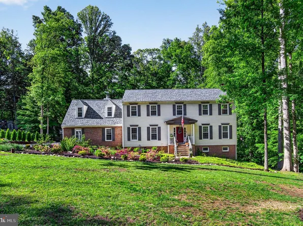 10424 Hampton Rd, Fairfax Station, VA 22039