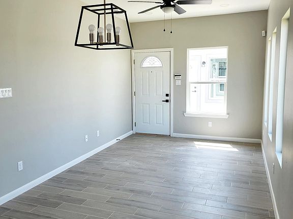 3rd image of 3305 Fuerte Ave