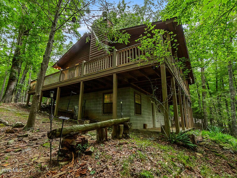 37th image of 186 Amandas Way