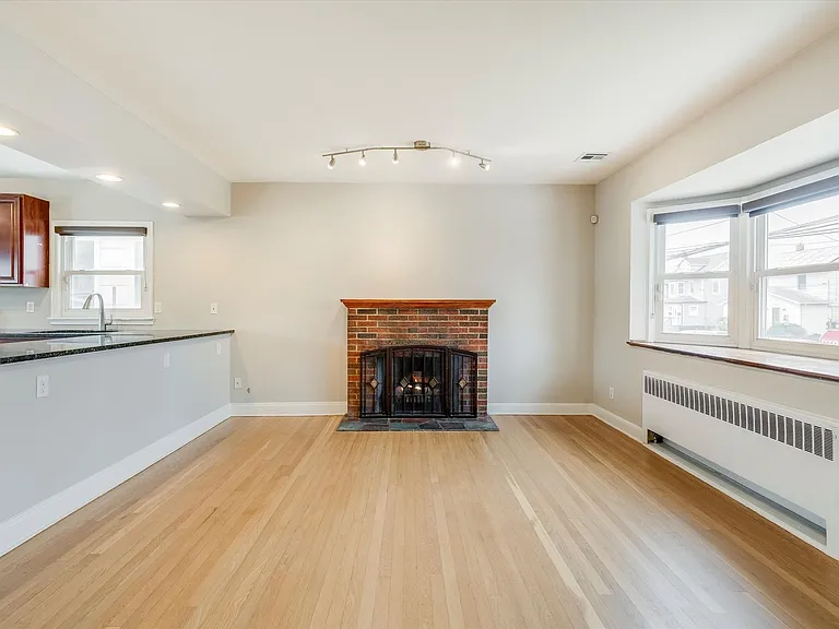981 Johnson Pl — Photo 5