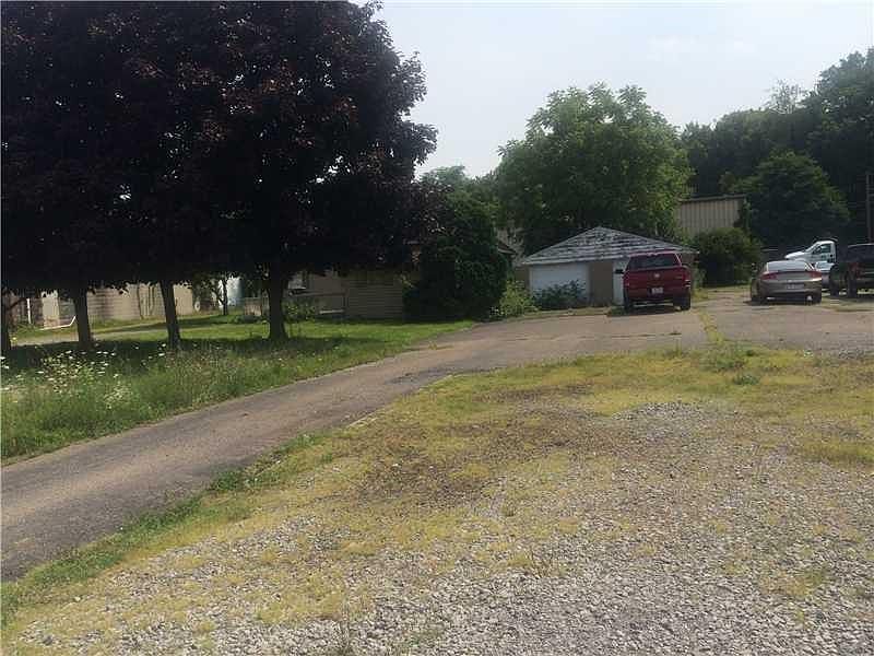 2nd image of 309 Neal St