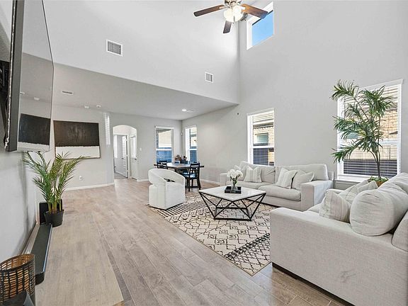 5th image of 15027 Bradfield Manor Dr