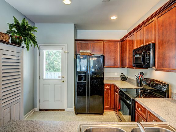 5th image of 9411 Night Harbor Drive SE