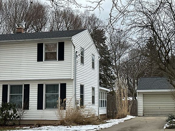 2nd image of 1340 Burke Ave NE