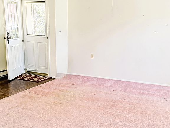 2nd image of 439D Chesterfield Court