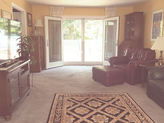 Large living room w/ french doors