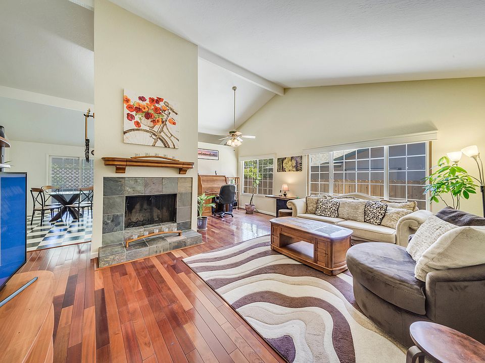 1st image of 2548 Vine Hill Dr