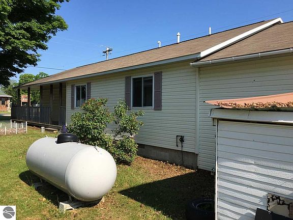3rd image of 7484 McMillan St