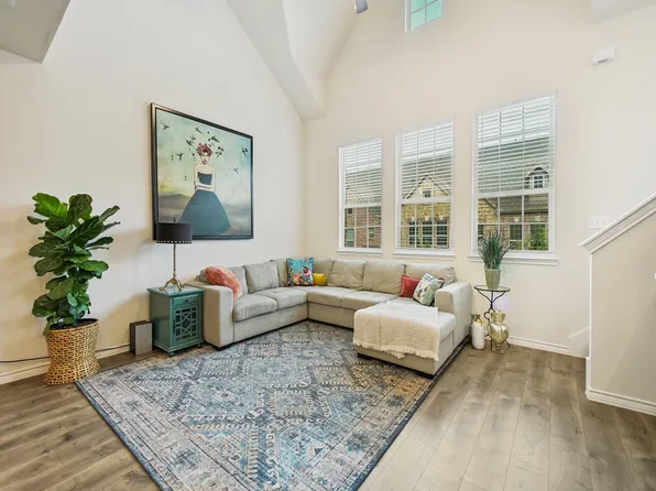 2430 Siskiyou St, Lewisville, TX 75056