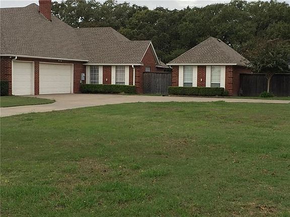 3rd image of 1077 Oak Bend Dr