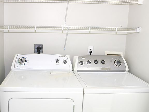 washer dryer area