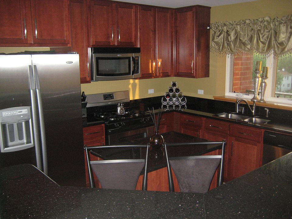 1st image of 845 E 22nd St #B-415