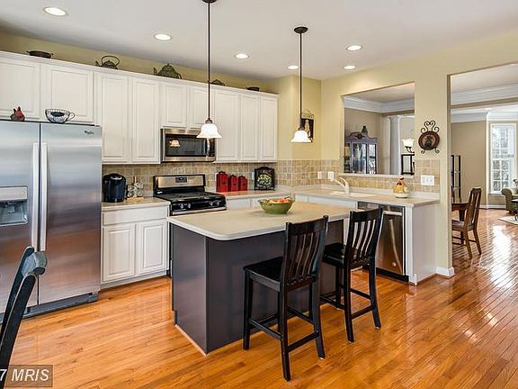 3rd image of 43813 Lees Mill Sq