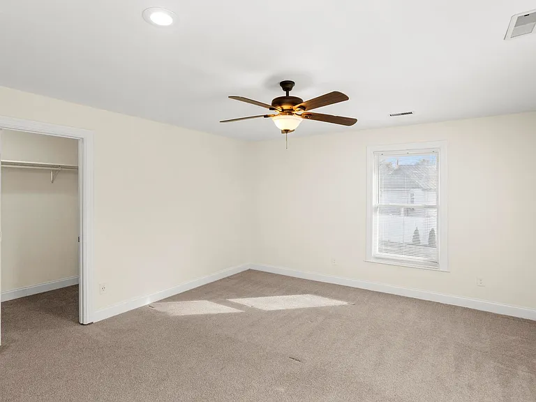 239 E Bledsoe St — Photo 26
