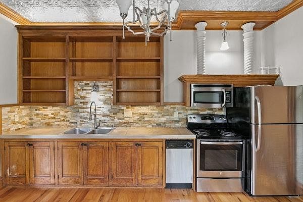 1st image of 232 Woodward Ave #2B-1Ba
