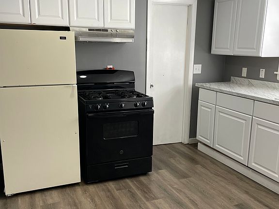 2nd image of 21 Edwards St #2