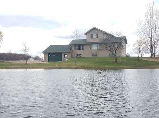 W2720 Czech Dr, Berlin, WI 54923