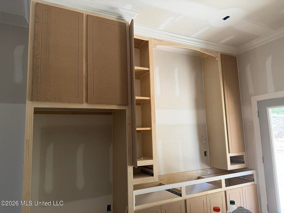 2nd image of 139 Bronson Bnd