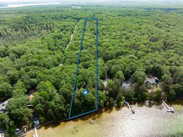 5692 Lakeview Dr, Interlochen, MI 49643