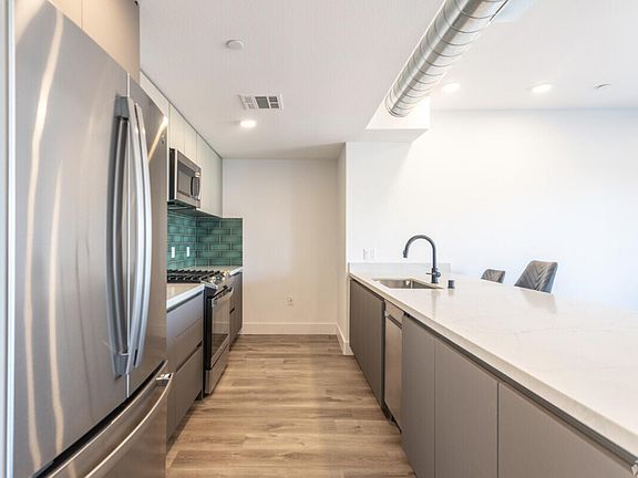 4th image of 2140 1/2 Butler Ave #511A