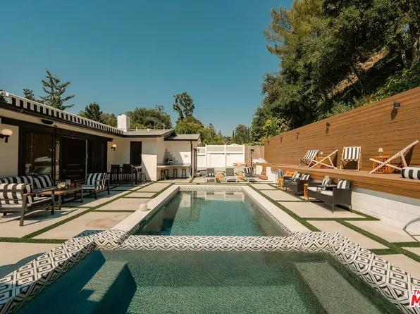 3242 Berry Dr, Studio City, CA 91604