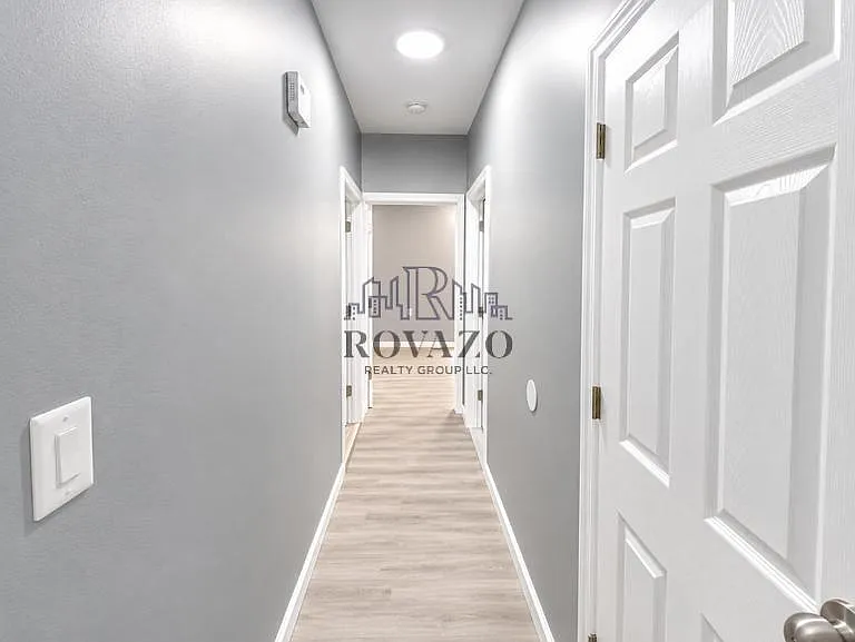 3 bed, 1.5 bath, 800 sqft, $1,995 — Photo 4
