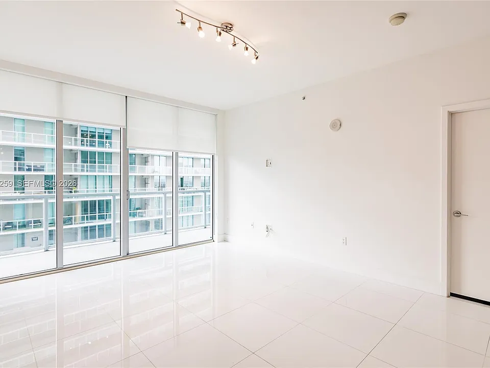 1111 SW 1st Ave #3216