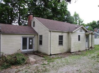 992 S Main St, Caseyville, IL
