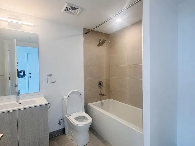 100 Queen St E #3508 — Photo 11