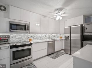 8380 Greensboro Dr APT 303, Mc Lean, VA