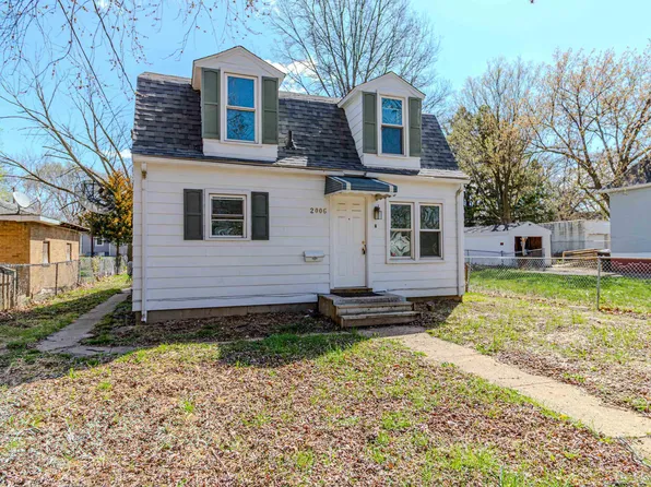 2006 N Peoria Ave, Peoria, IL 61603