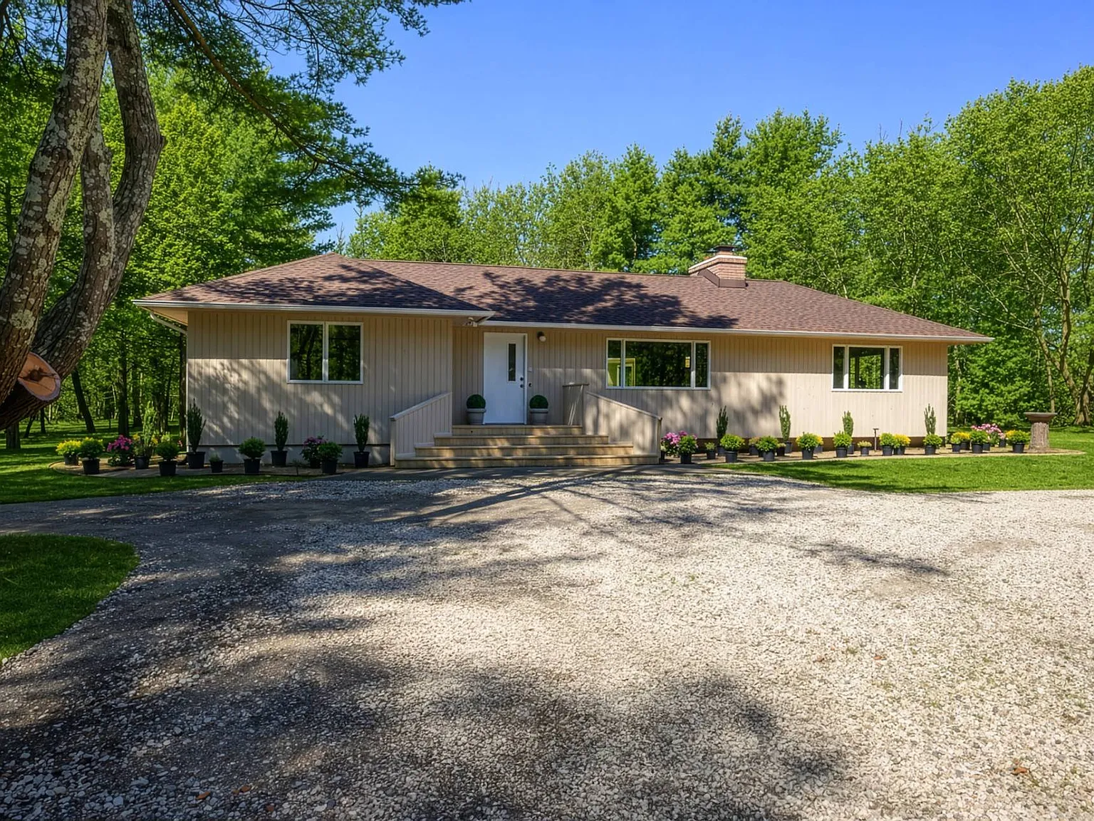 Charming Single-Level Escape in East Quogue — Photo 1