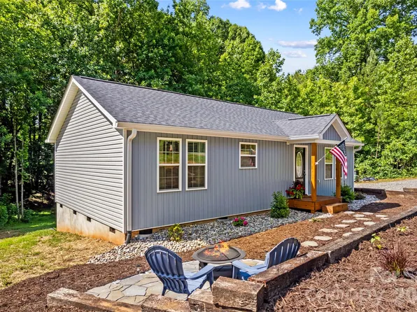 122 S Yadkin River Rd, Statesville, NC 28625