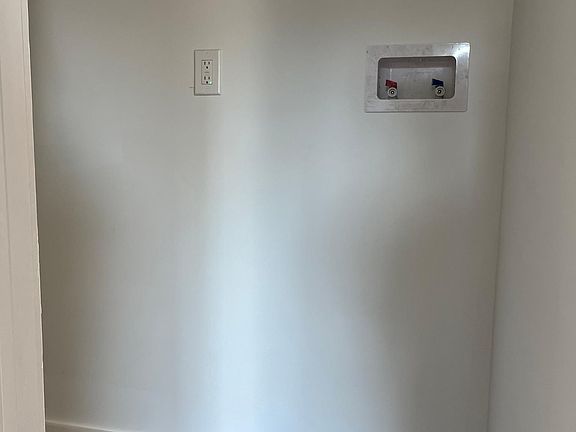 4th image of 35 Vernon St Unit 1