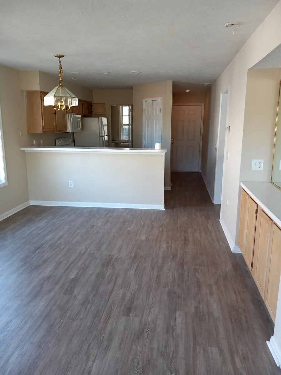 Building Photo - 589 Blue River Ct #4F