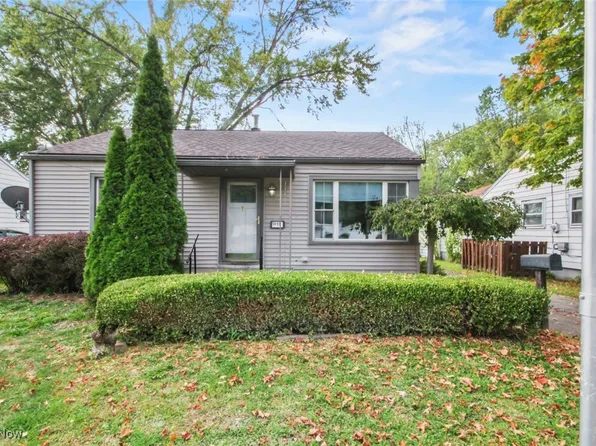 1955 Clermont Ave NE, Warren, OH 44483