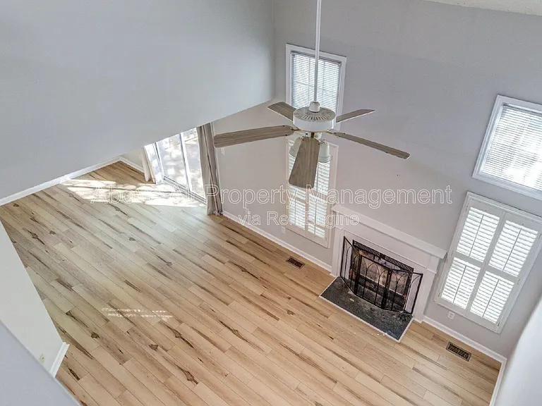 103 Unaka Ct — Photo 37
