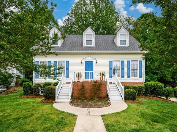595 Long Oak Dr, Gainesville, GA 30501